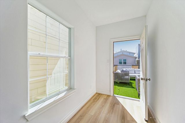 2813 Clinton Drive, Houston, TX 77020