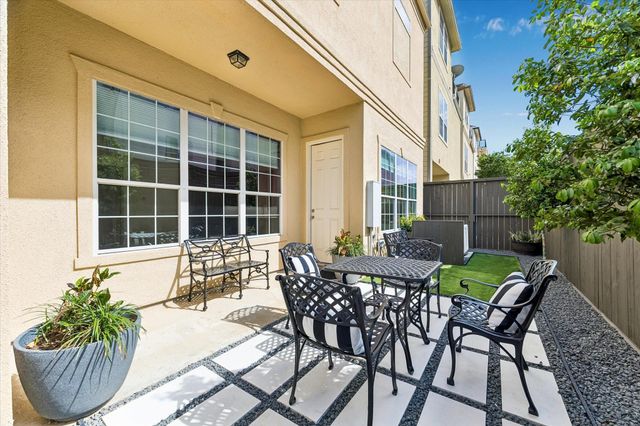 2813 Clinton Drive, Houston, TX 77020