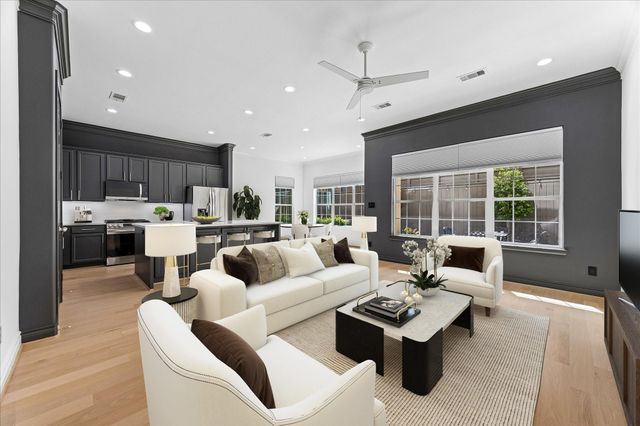 2813 Clinton Drive, Houston, TX 77020