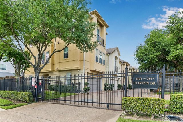 2813 Clinton Drive, Houston, TX 77020