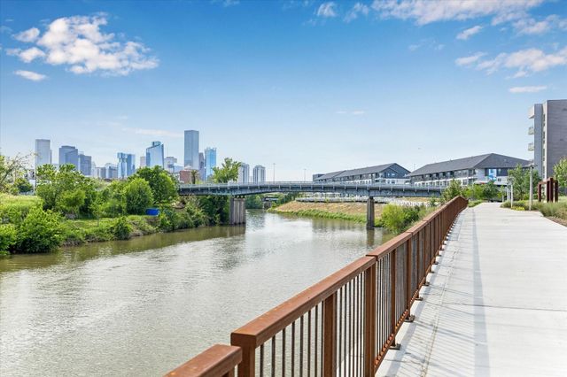 2813 Clinton Drive, Houston, TX 77020