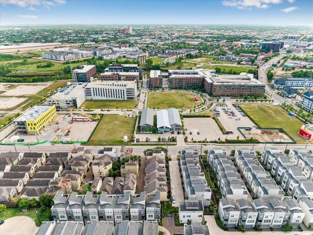 2813 Clinton Drive, Houston, TX 77020