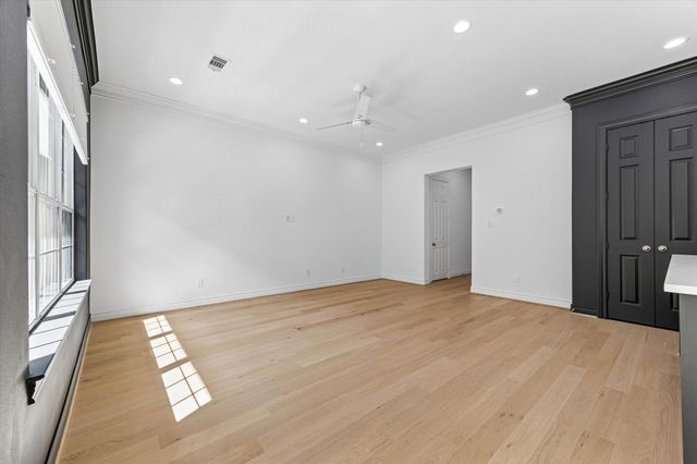 2813 Clinton Drive, Houston, TX 77020