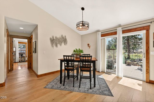 19563 Apache Road, Bend, OR 97702