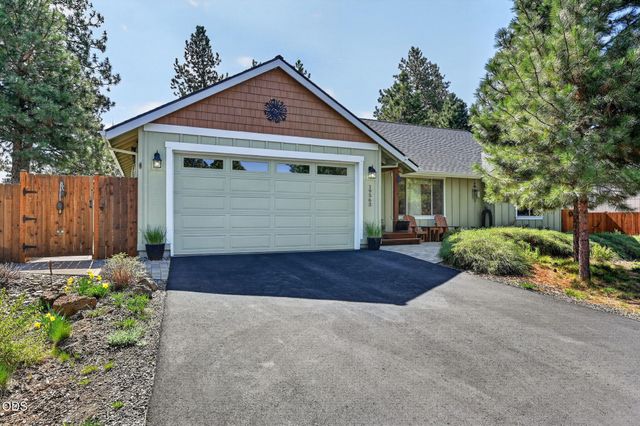 19563 Apache Road, Bend, OR 97702
