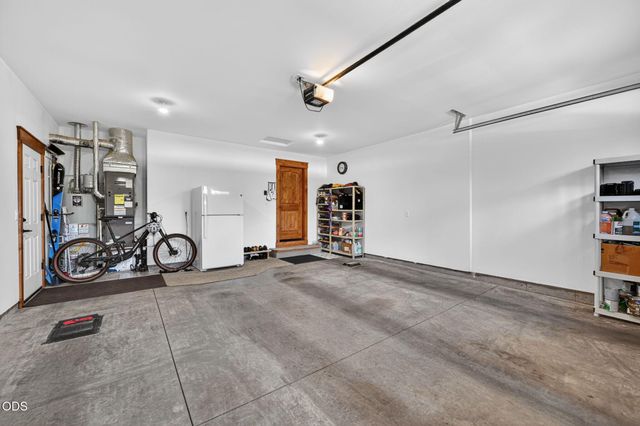 19563 Apache Road, Bend, OR 97702