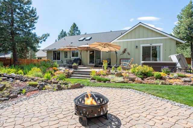 19563 Apache Road, Bend, OR 97702