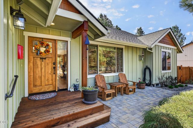 19563 Apache Road, Bend, OR 97702