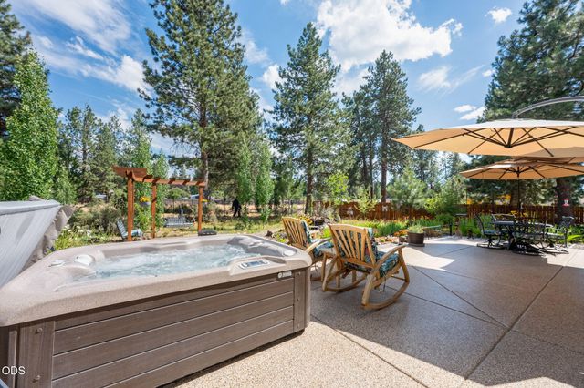 19563 Apache Road, Bend, OR 97702