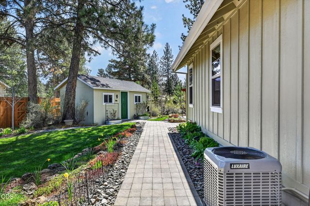 19563 Apache Road, Bend, OR 97702