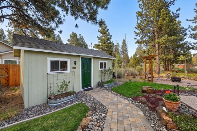 19563 Apache Road, Bend, OR 97702