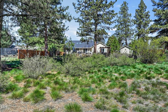 19563 Apache Road, Bend, OR 97702