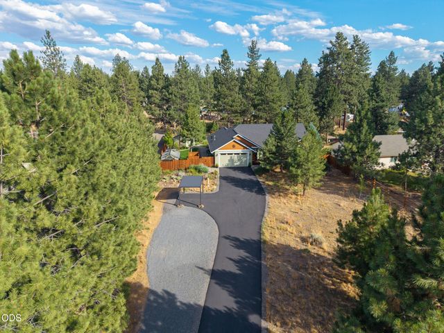 19563 Apache Road, Bend, OR 97702