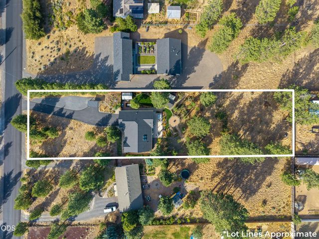 19563 Apache Road, Bend, OR 97702