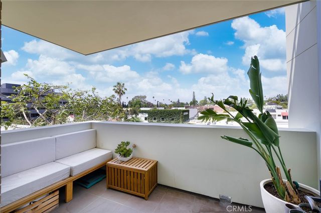 920 Granite Drive 412, Pasadena, CA 91101