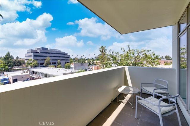920 Granite Drive 412, Pasadena, CA 91101