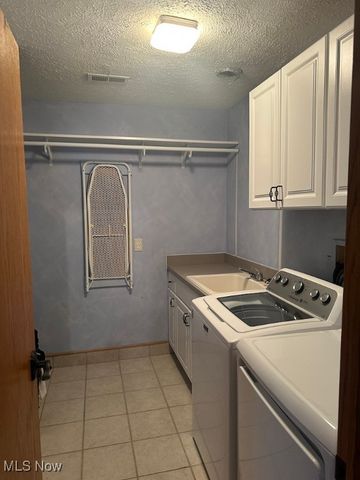 148 Pine Hollow Circle, Chardon, OH 44024