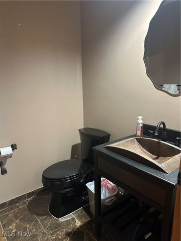 148 Pine Hollow Circle, Chardon, OH 44024