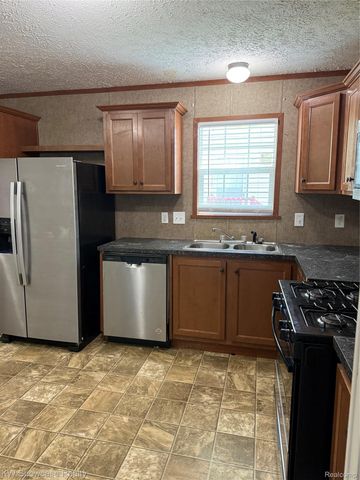 1414 Nardeer St., Novi, MI 48374