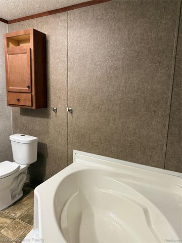 1414 Nardeer St., Novi, MI 48374