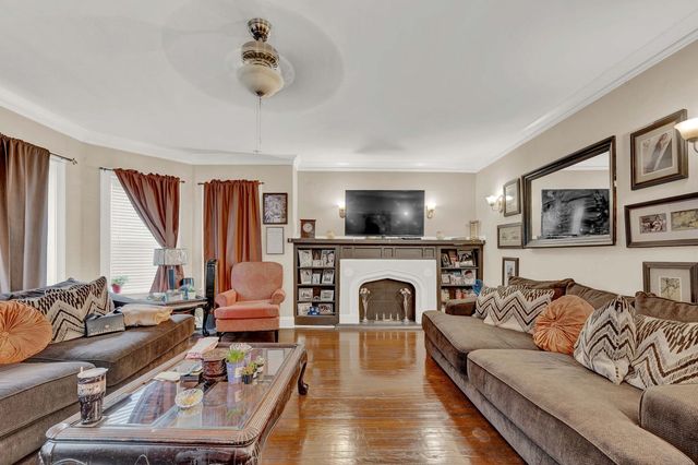 7800 S Aberdeen Street, Chicago, IL 60620