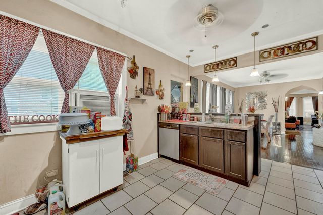 7800 S Aberdeen Street, Chicago, IL 60620