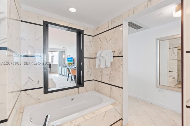 4391 Collins Ave 803, Miami Beach, FL 33140