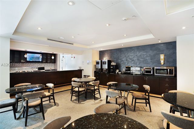 4391 Collins Ave 803, Miami Beach, FL 33140