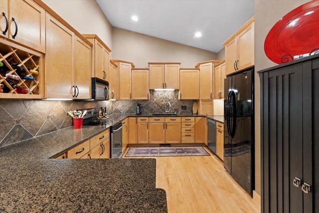 625 Nightingale Lane, Cottage Grove, WI 53527