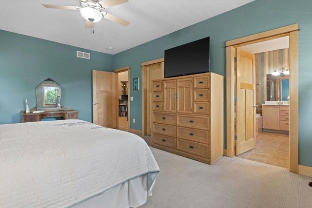 625 Nightingale Lane, Cottage Grove, WI 53527