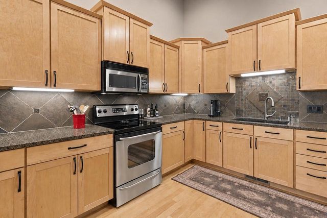625 Nightingale Lane, Cottage Grove, WI 53527