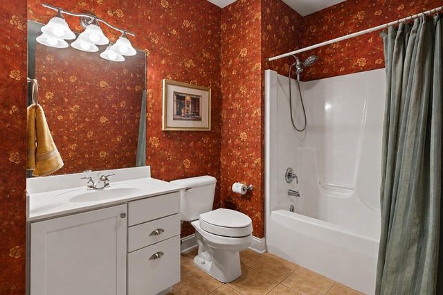 625 Nightingale Lane, Cottage Grove, WI 53527