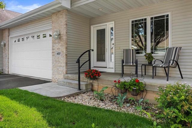 625 Nightingale Lane, Cottage Grove, WI 53527