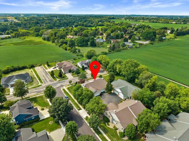 625 Nightingale Lane, Cottage Grove, WI 53527
