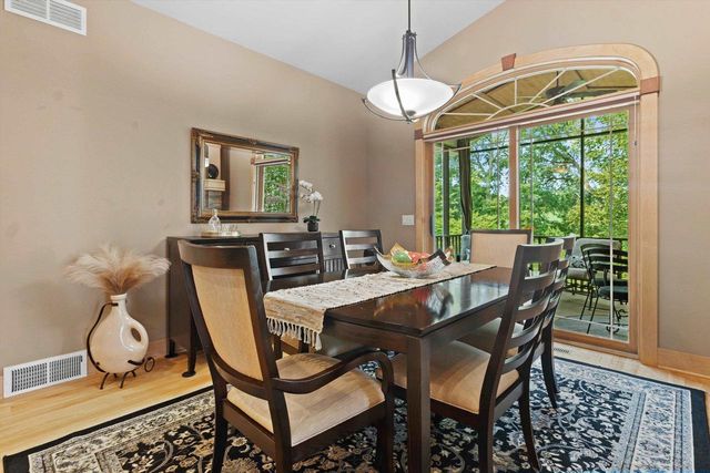 625 Nightingale Lane, Cottage Grove, WI 53527