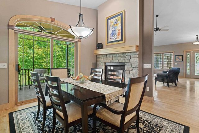 625 Nightingale Lane, Cottage Grove, WI 53527
