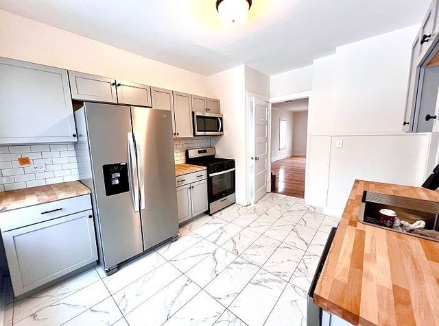 1511 Greenleaf Street 1, Evanston, IL 60201