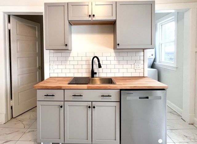 1511 Greenleaf Street 1, Evanston, IL 60201