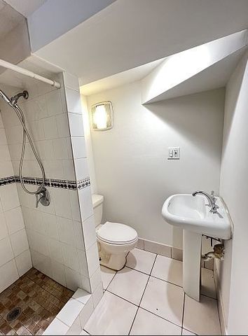 1511 Greenleaf Street 1, Evanston, IL 60201