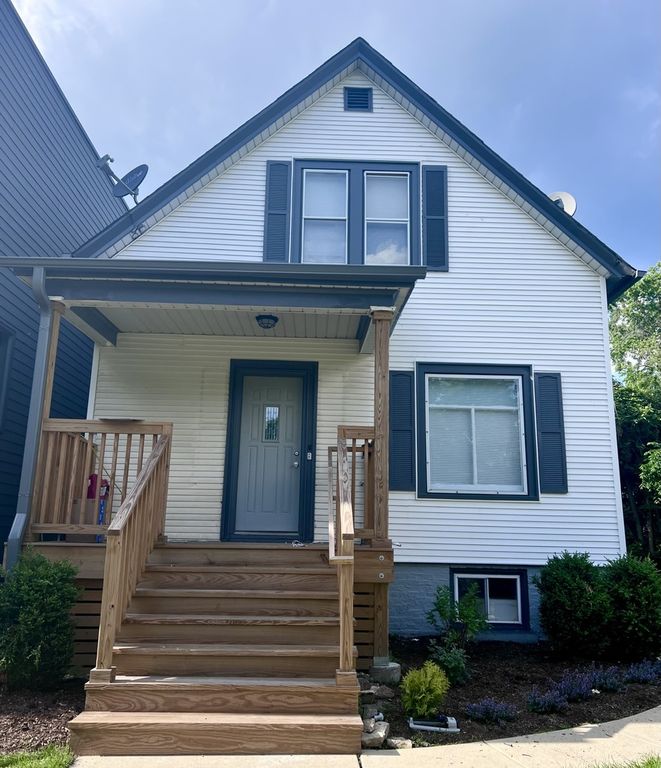 1511 Greenleaf Street 1, Evanston, IL 60201