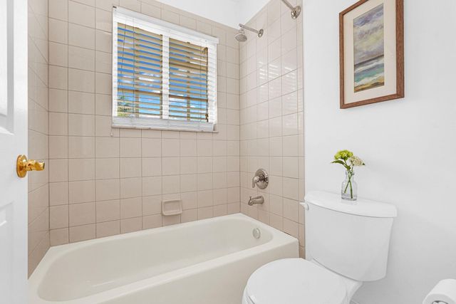 1427 NW 34th Way, Lauderhill, FL 33311