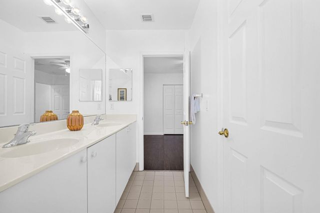 1427 NW 34th Way, Lauderhill, FL 33311