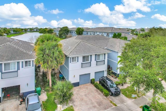 1427 NW 34th Way, Lauderhill, FL 33311
