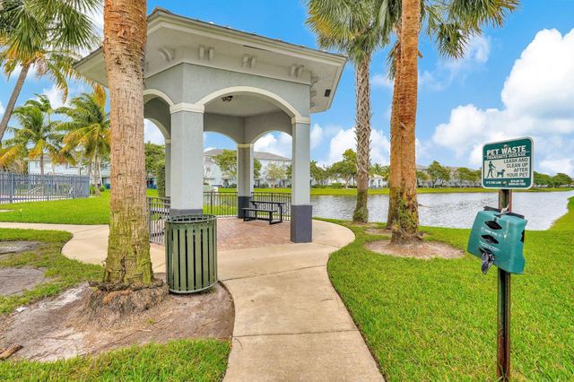 1427 NW 34th Way, Lauderhill, FL 33311