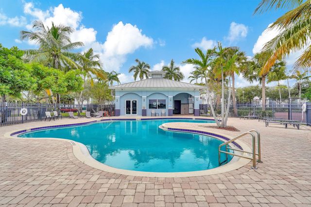 1427 NW 34th Way, Lauderhill, FL 33311