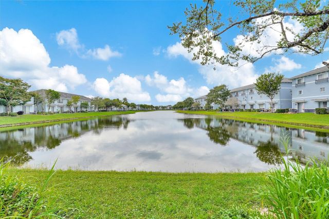 1427 NW 34th Way, Lauderhill, FL 33311