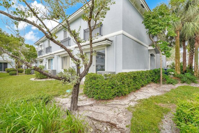 1427 NW 34th Way, Lauderhill, FL 33311