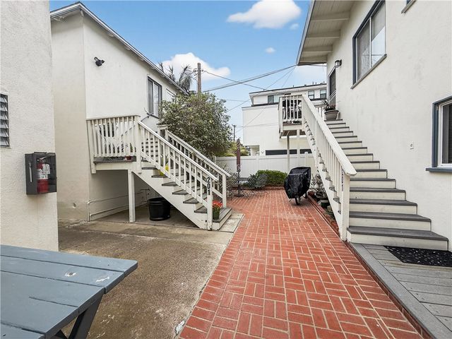 207 209 Baltimore Avenue, Huntington Beach, CA 92648