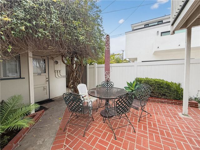 207 209 Baltimore Avenue, Huntington Beach, CA 92648