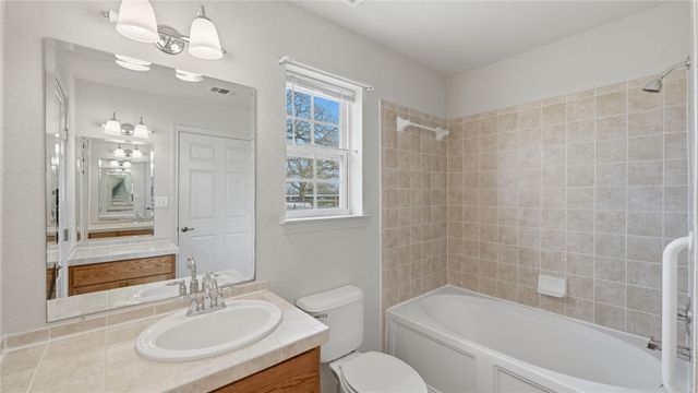369 Young School House RD, Smithville, TX 78957